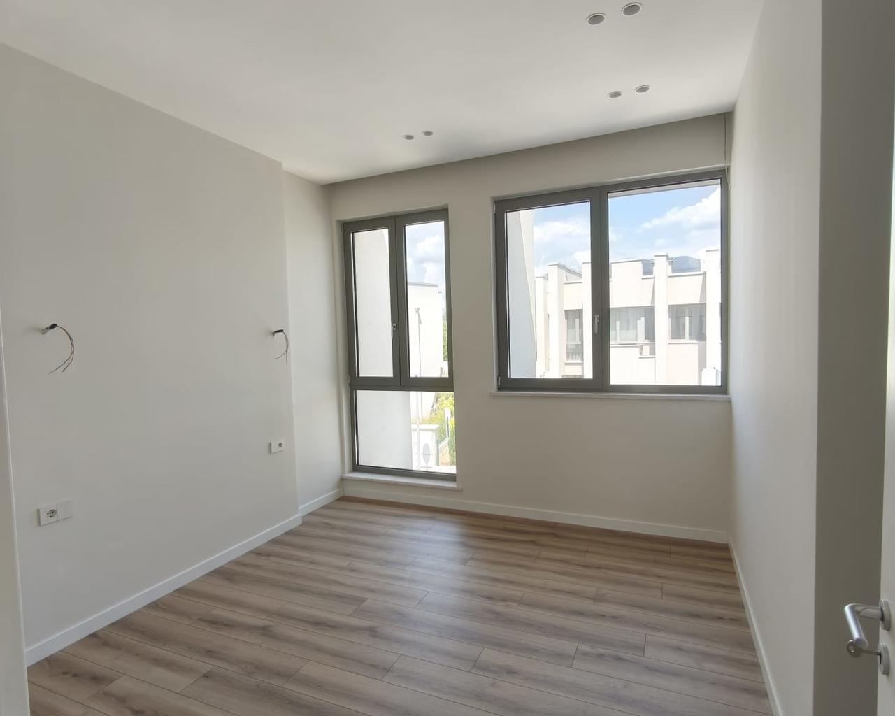 🏡 JEPET ME QIRA VILË – Green Valley Residence, Liqeni i Tha