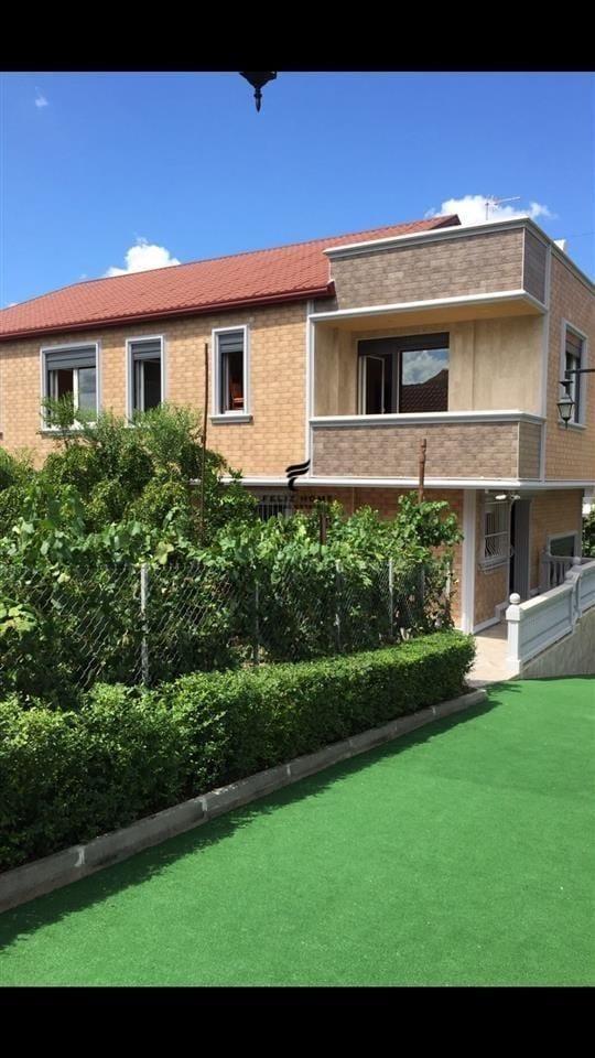 VILE ME QERA 4 KATESHE 620 M2 INSTITUT 1200 EURO