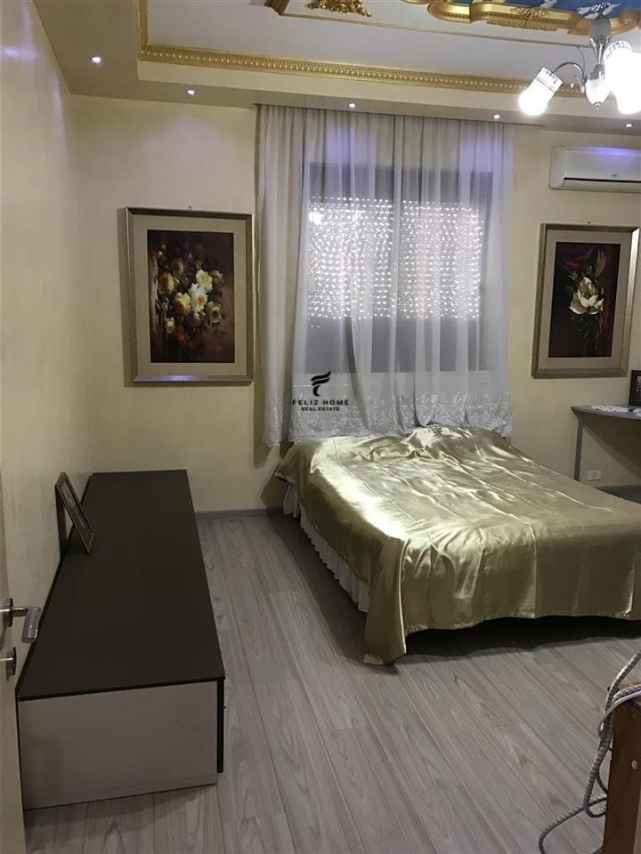RENTAL VILLA WITH 4 ROOMS, 620 m2 INSTITUT, 1200 EURO