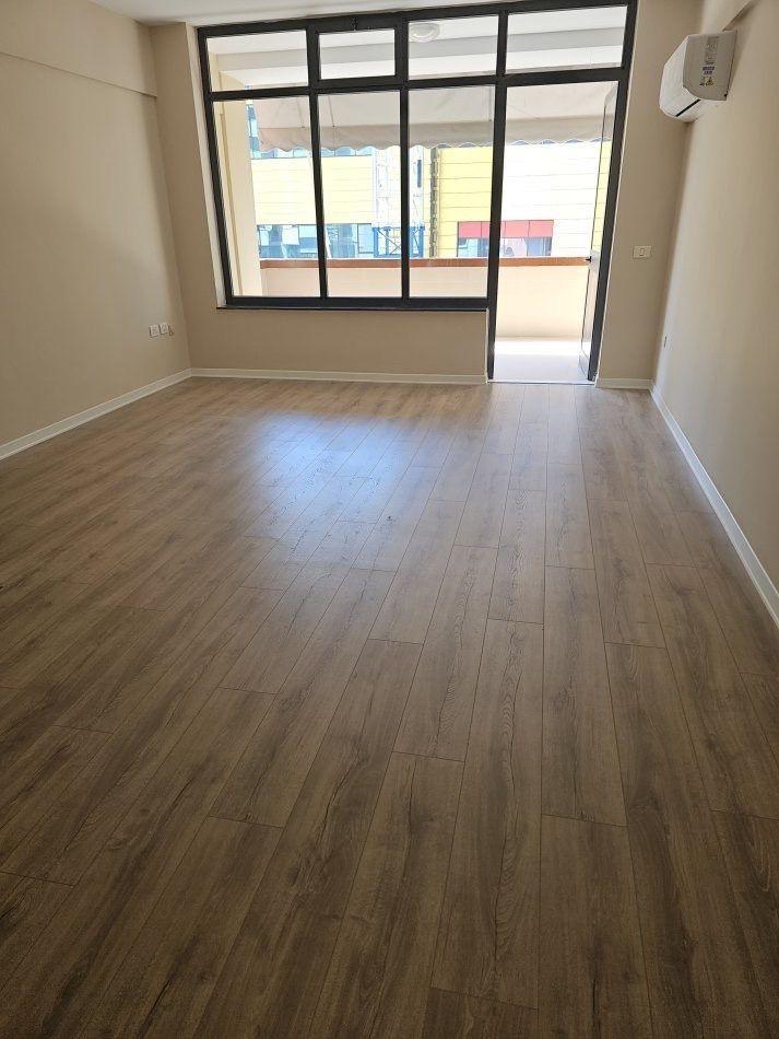 Commercial Space for Rent 130 m² Downtown 1,300 EUR