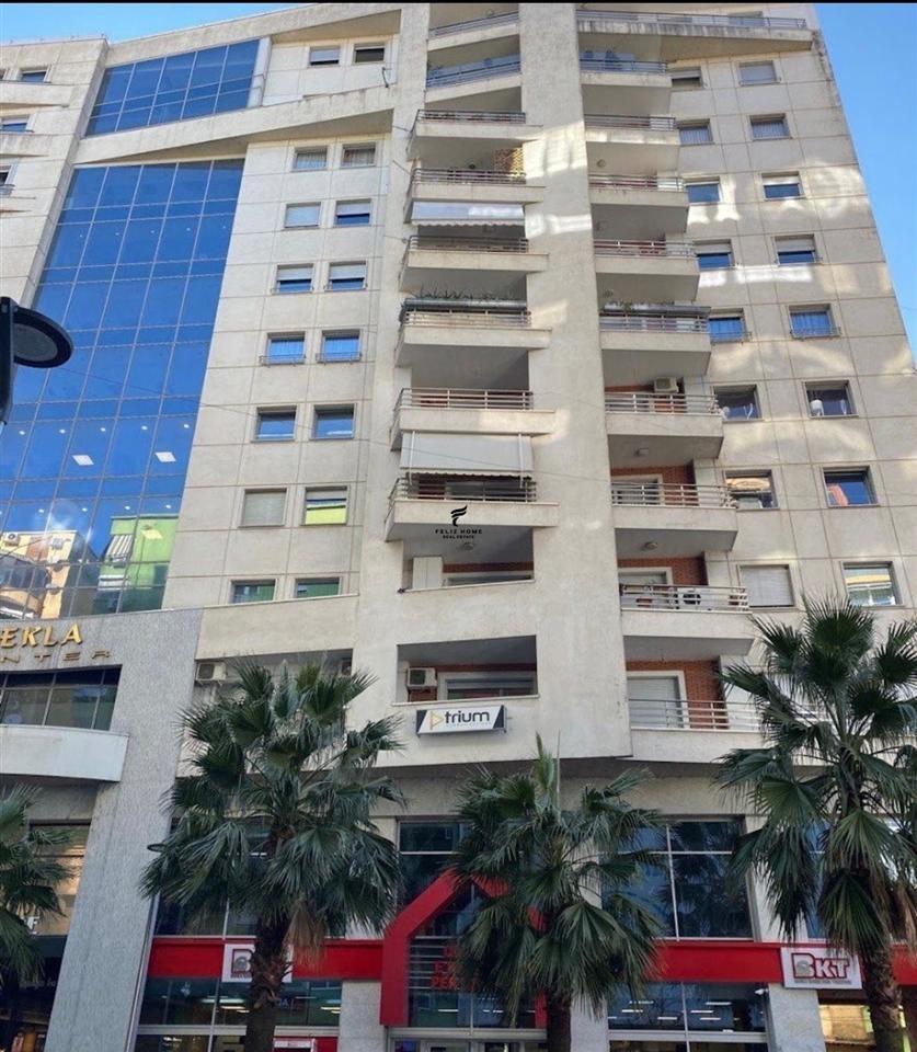 ZYRE ME QERA 65 M2 BLLOK 1.000 EURO