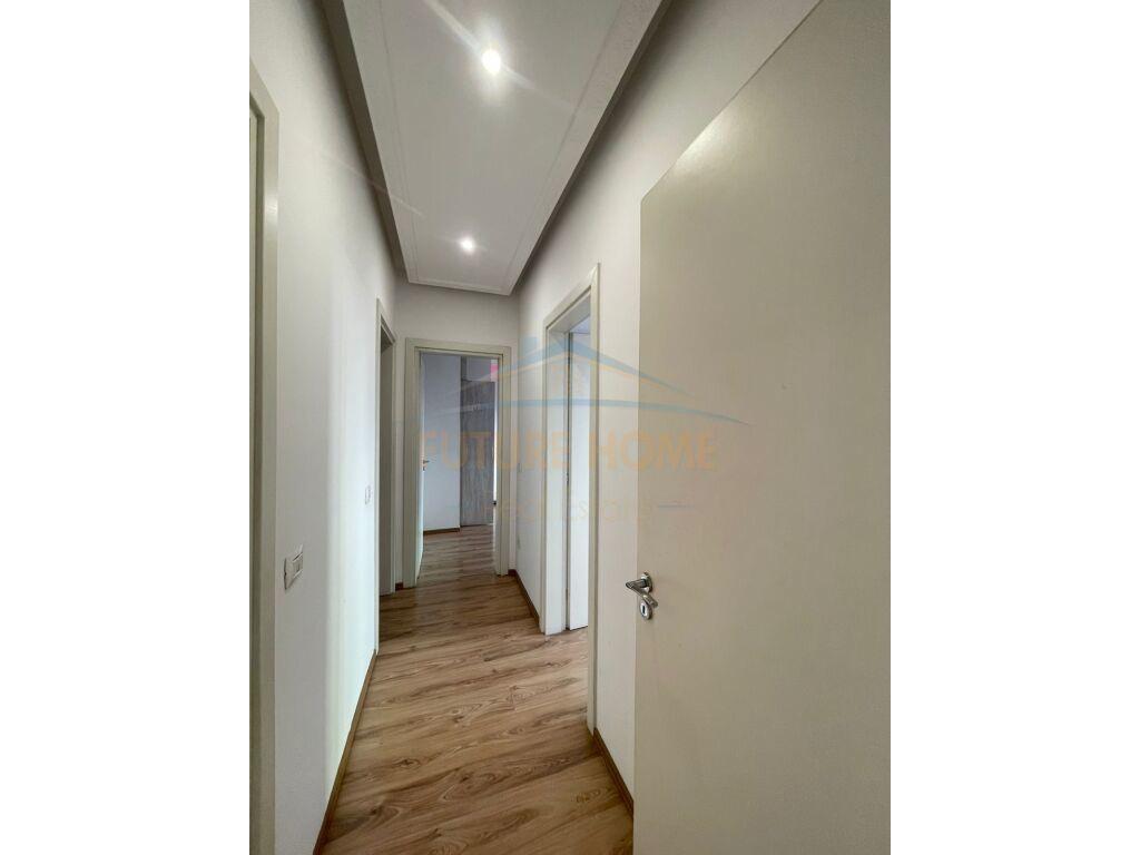 0697863654 Affitto, Ambiente Commerciale, Ring Center, Zogu i Zi