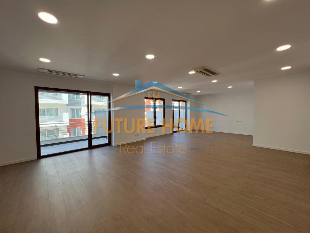 0683487469 Qira, Ambient per zyra, Hilton Garden Inn Tirana