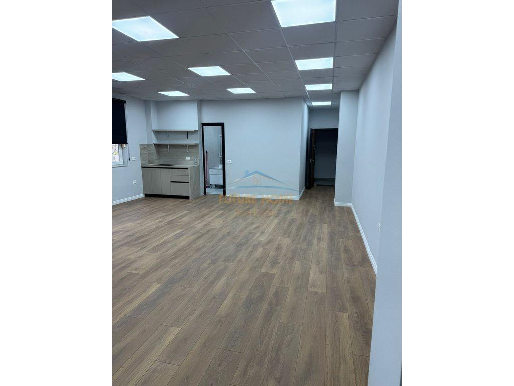 0695136472 Qera, Zyra, Qendër, Tiranë