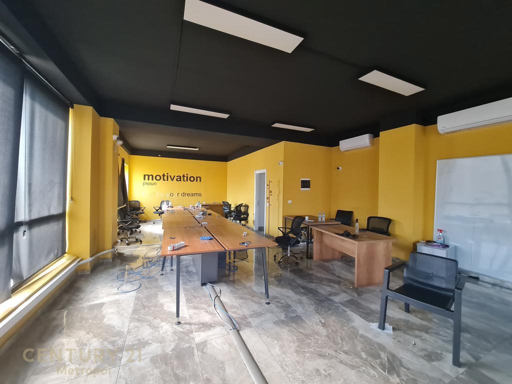 OFFERTA SPAZIO COMMERCIALE IN AFFITTO 400m, ASTIR!