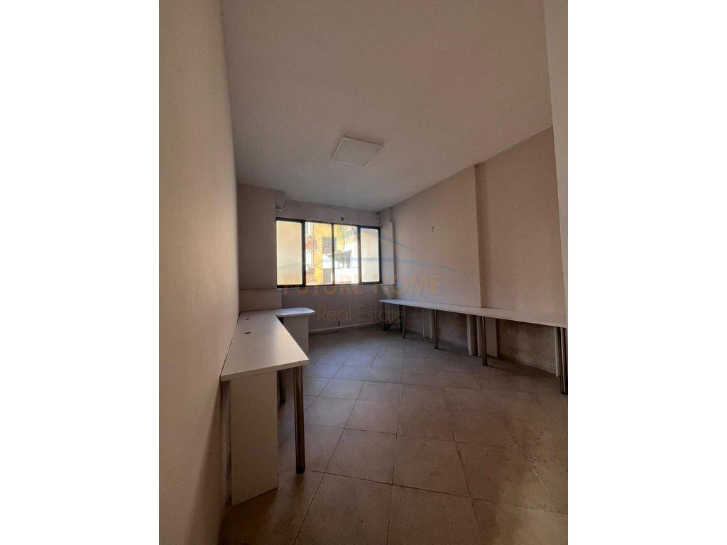 0683487469 Qera, Ambjent Biznesi, 21 Dhjetori, Tiranë