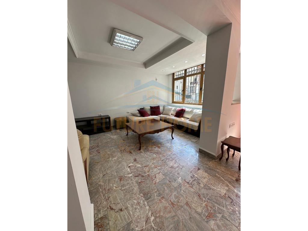 0683487469 Qira, Ambient për zyra, Sheshi Willson