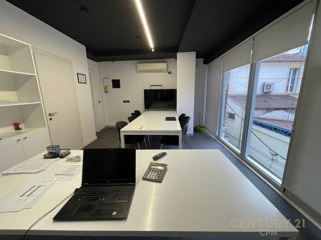 Ufficio in affitto in Via Nuova!