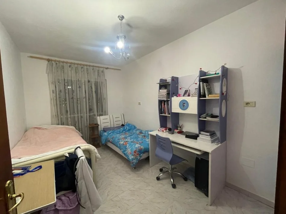 Tirane, vendesi appartamento 2+1 Piano 4, 91 m² 140.000 € (RRUGA E DIBRES)