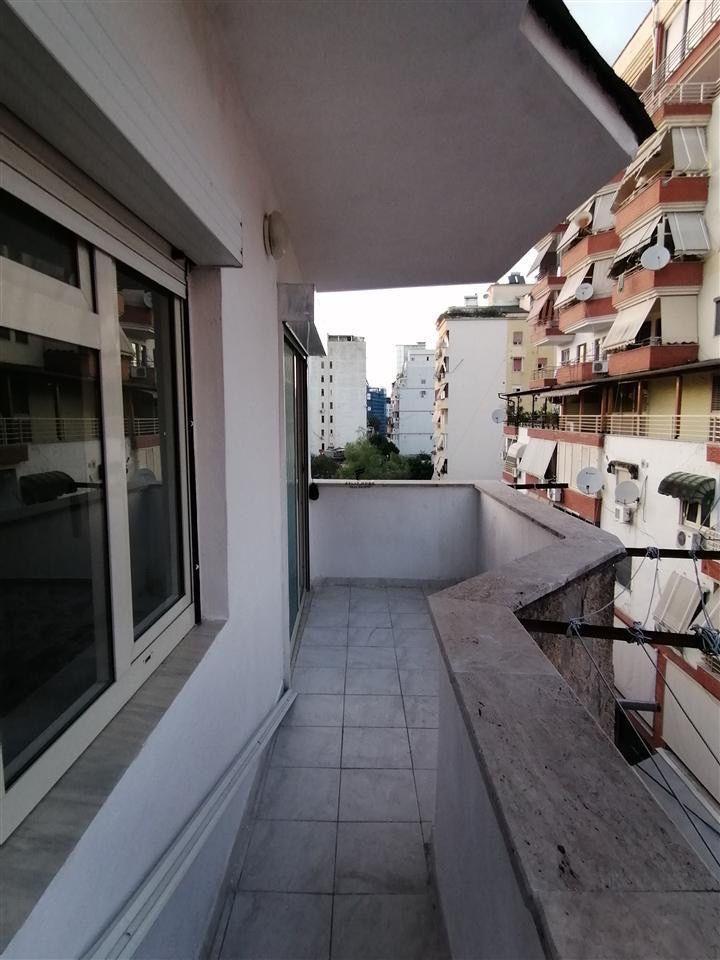 APARTAMENT ME QERA 2+1 MYSLYM SHYRI 500 EURO