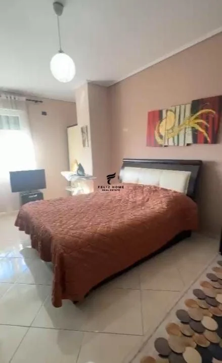 Tirane, vendesi appartamento 2+1, Piano 2, 114 m² 180.000 € (XHAMLLIKU)