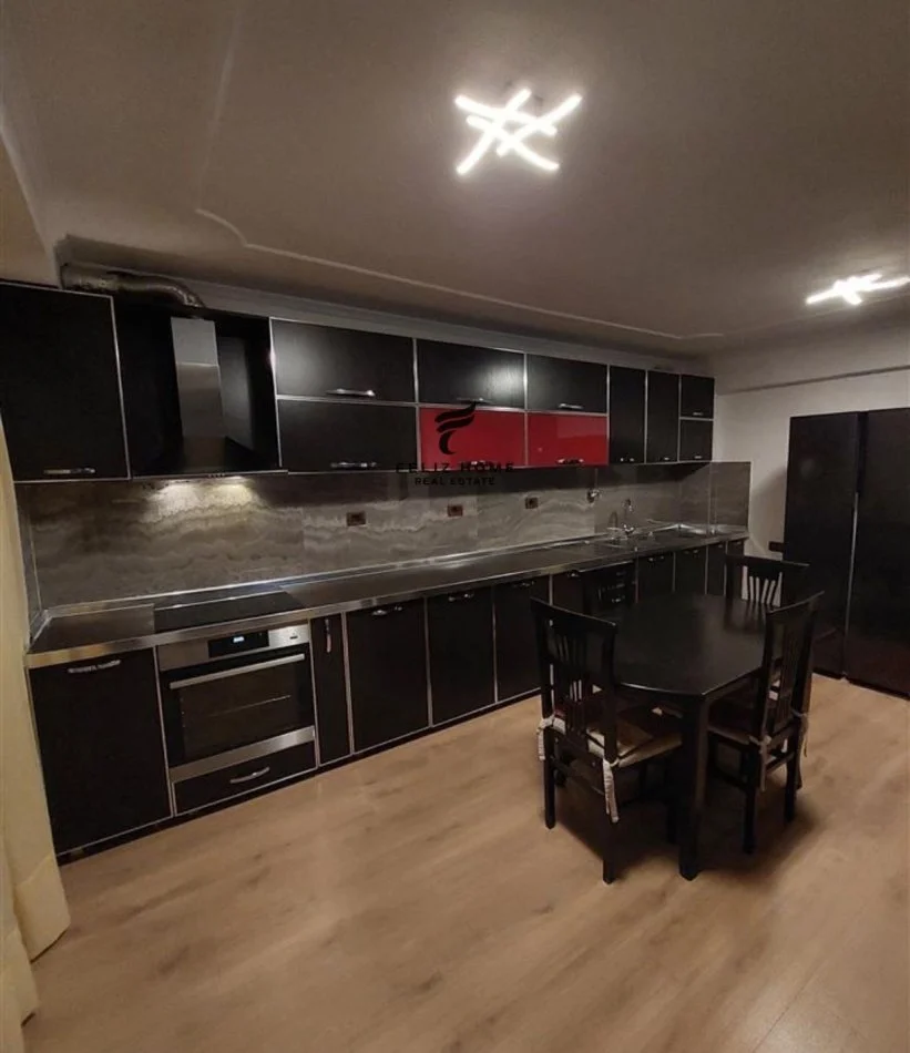 Tirane, vendesi 2+1 Piano 5, 101 m² 284.000 € (MYSLYM SHYRI)