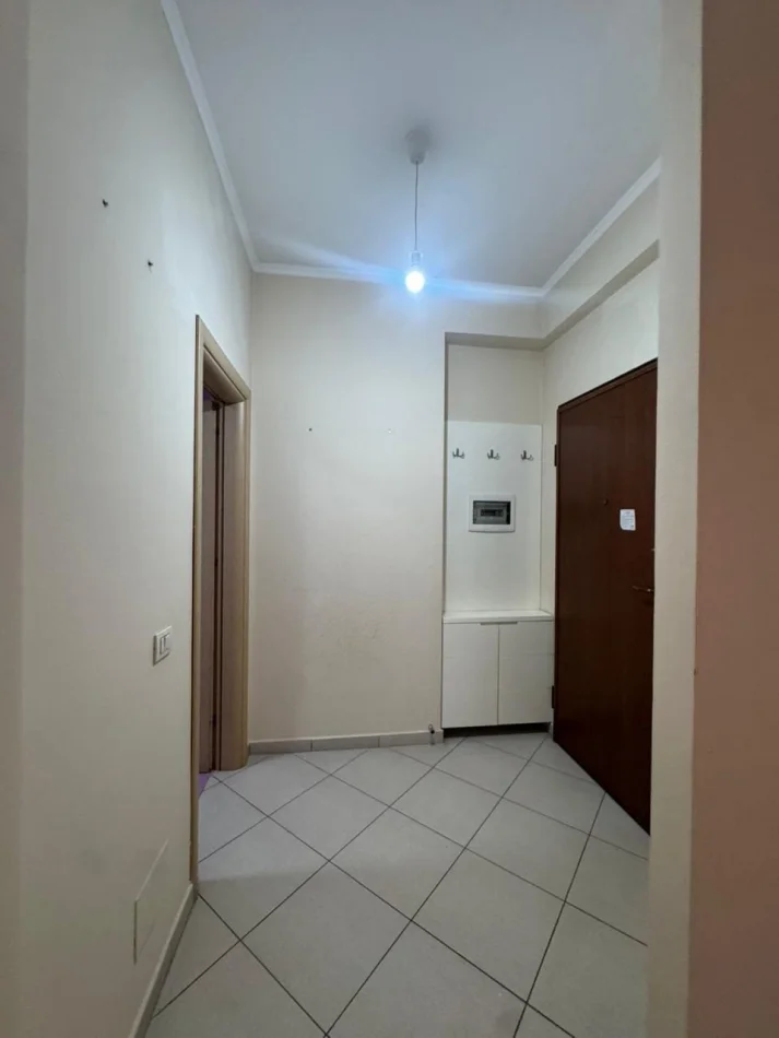 Tirane, shitet apartament 1+1 Kati 2, 72 m² 205.200 € (Komuna e Parisit)