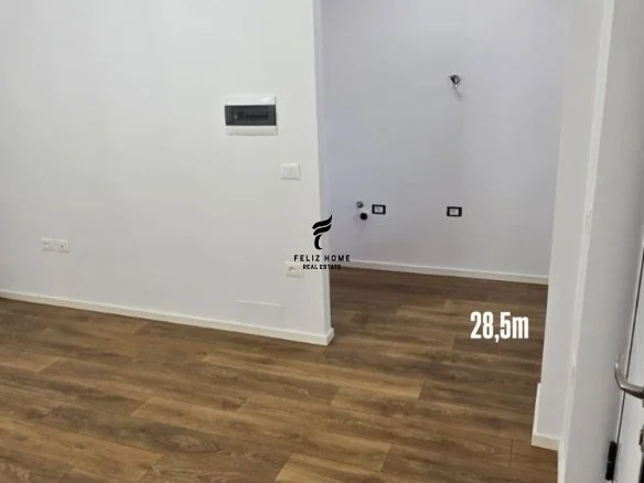 Tirano, vendesi monolocale 1+1 Piano 1, 28 m² 80.000 € (VIA SULEJMAN DELVINA)