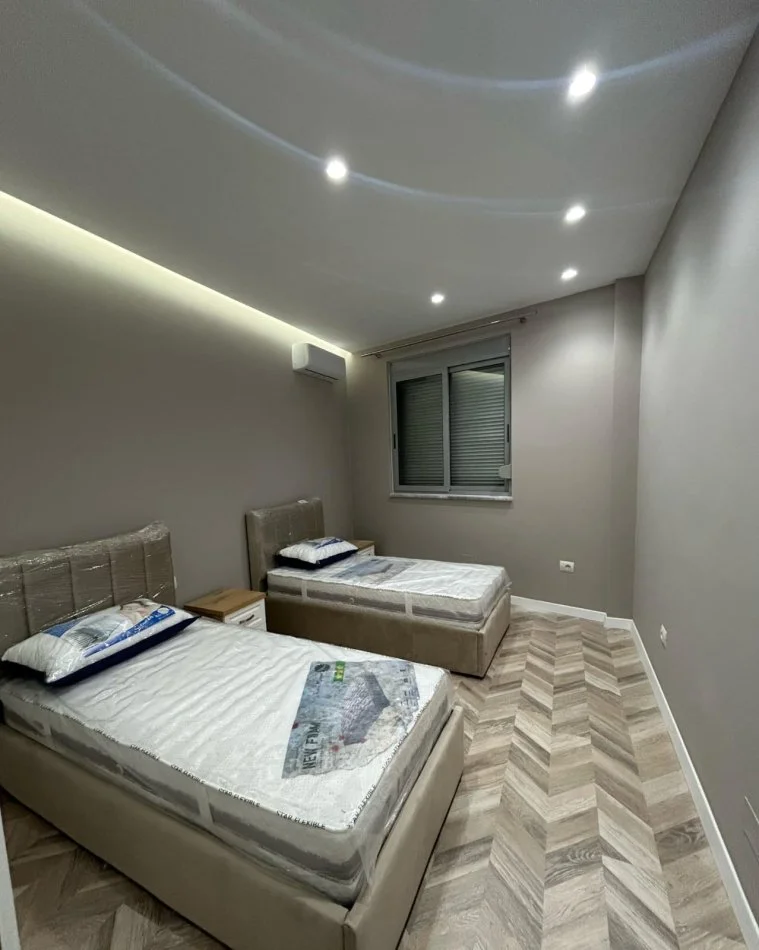 Tirane, vendesi appartamento 2+1 Piano 7, 102 m² 360.000 € (CENTRO)