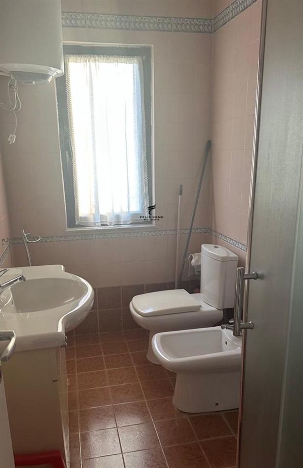 APARTAMENT ME QERA 2+1 RRUGA E KOSOVAREVE 700 EURO