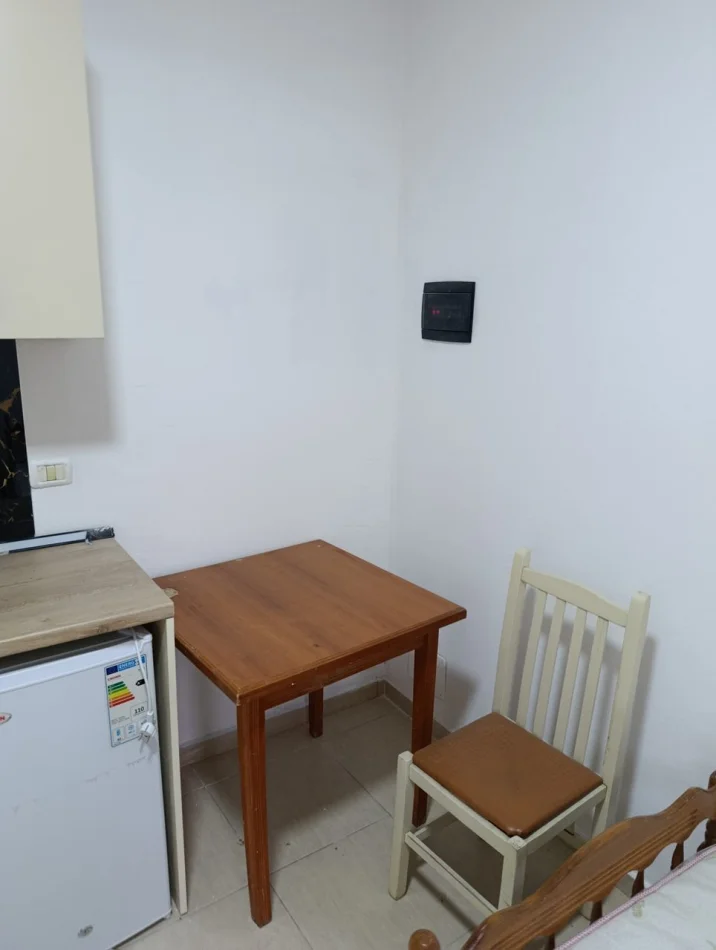 Tirana, affitto di monolocale al secondo piano, 40 m², 250 € (Città Studenti)