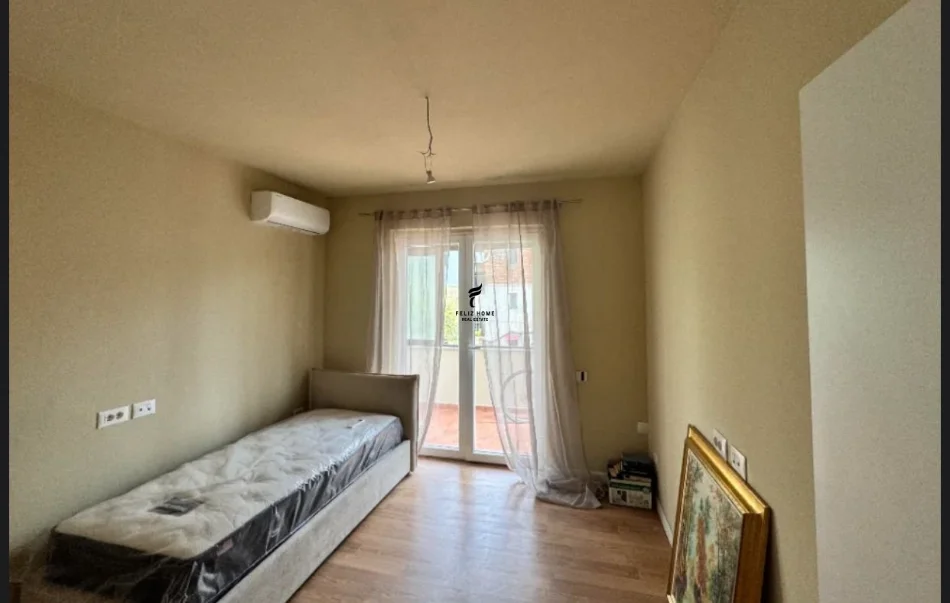 Tirane, affitto appartamento 2+1 Piano 2, 100 m² 1.100 € (VIA DI DURRESIT)