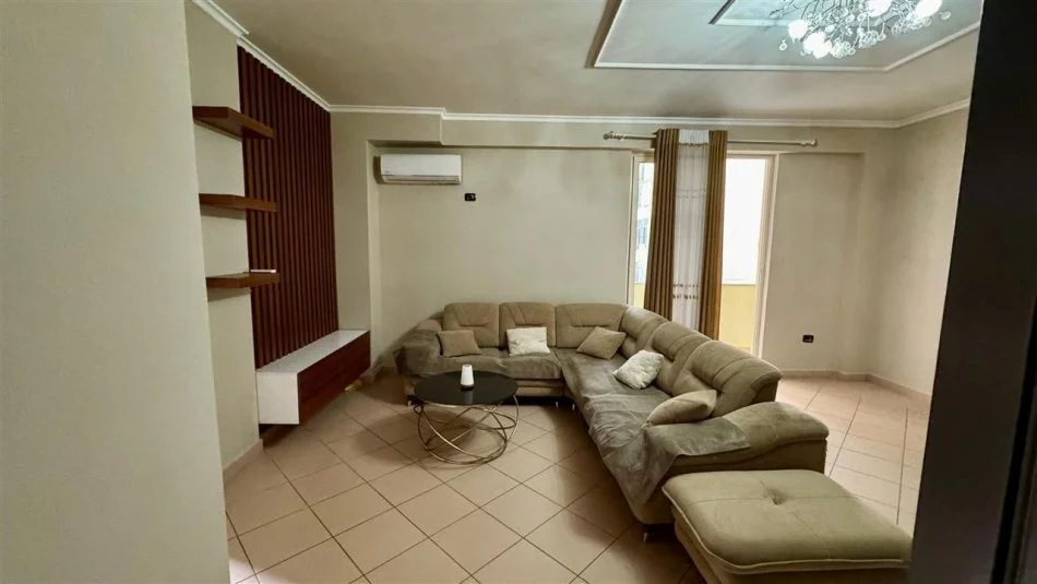 Tirane, jepet me qera apartament 2+1 Kati 2, 85 m² 700 € (KODRA E DIELLIT)