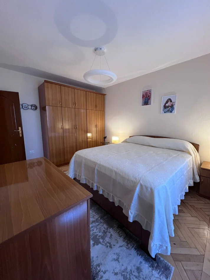 Tirane, affitto appartamento 2+1 Piano 4, 90 m² 650 € (COMUNE DI PARISIT)