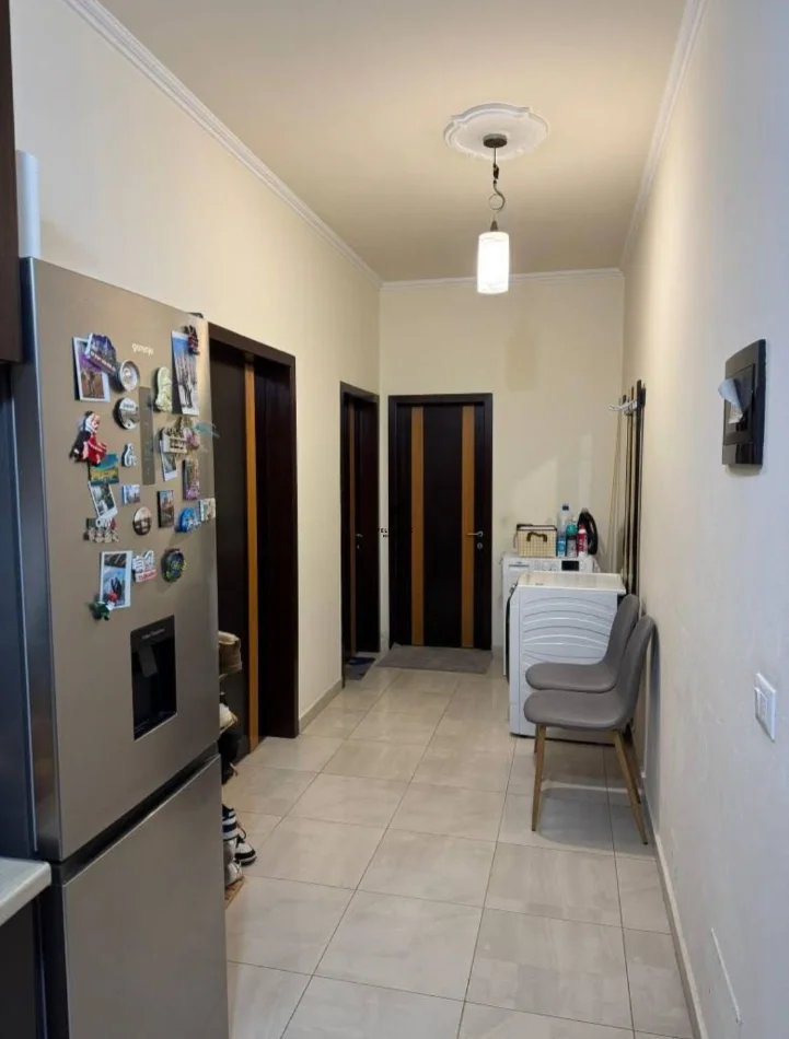 Tirane, affitto appartamento 1+1 al quarto piano, 66 m², 500 € (IN VENDITA)