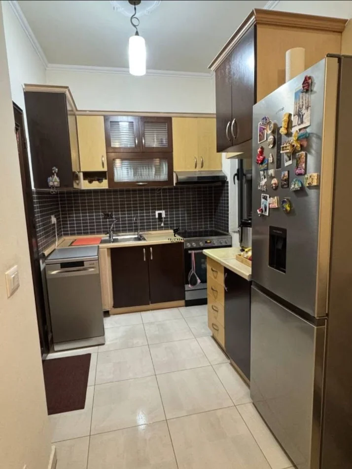 Tirane, affitto appartamento 1+1 al quarto piano, 66 m², 500 € (IN VENDITA)