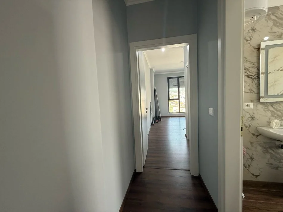 Tirane, affitto appartamento 3+1 Piano 6, 138 m² 700 € (PORCELAN)