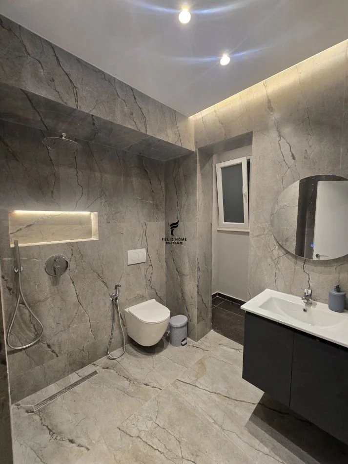 Tirane, affitto monolocale Kati 4, 25 m² 400 € (Pazari i Ri)