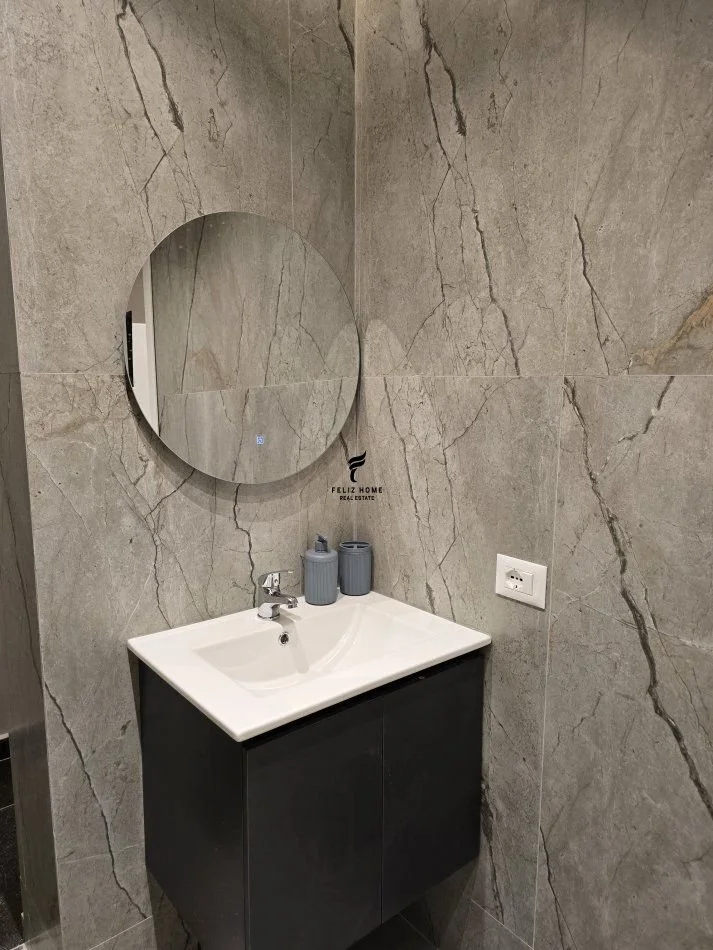 Tirane, affitto monolocale Kati 4, 25 m² 400 € (Pazari i Ri)
