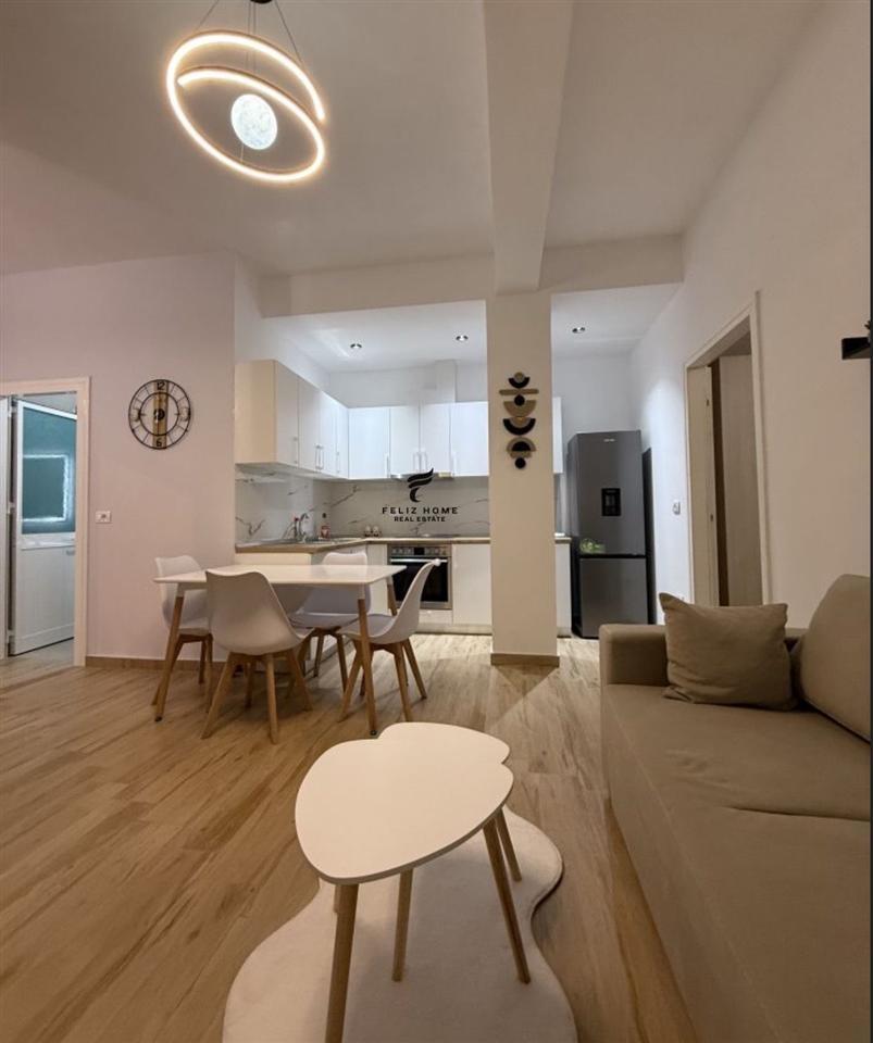 APARTAMENT ME QERA 1+1 YZBERISHT 400 EURO