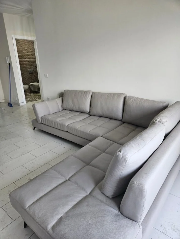 Tirane, jepet me qera apartament 1+1+Ballkon Kati 10, 60 m² 500 € (YZBERISHT)