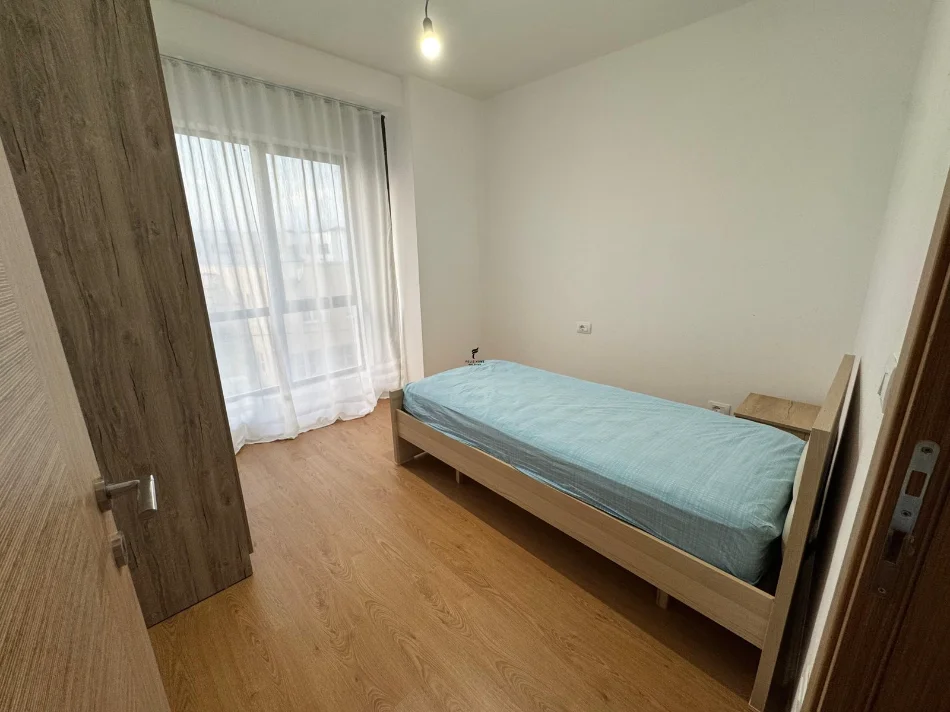 Tirane, affitto appartamento 3+1 Piano 1, 110 m² 500 € (5 MAGGIO)