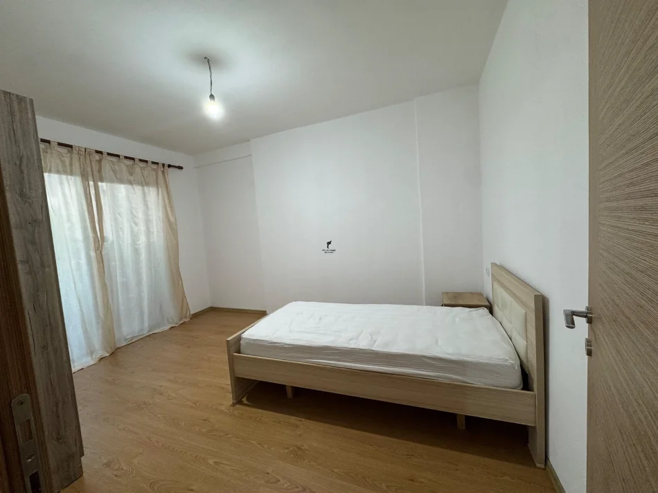 Tirane, affitto appartamento 3+1 Piano 1, 110 m² 500 € (5 MAGGIO)
