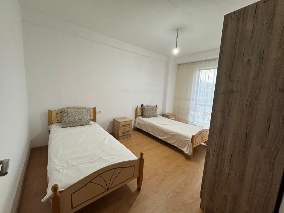 Tirane, affitto appartamento 3+1 Piano 1, 110 m² 500 € (5 MAGGIO)