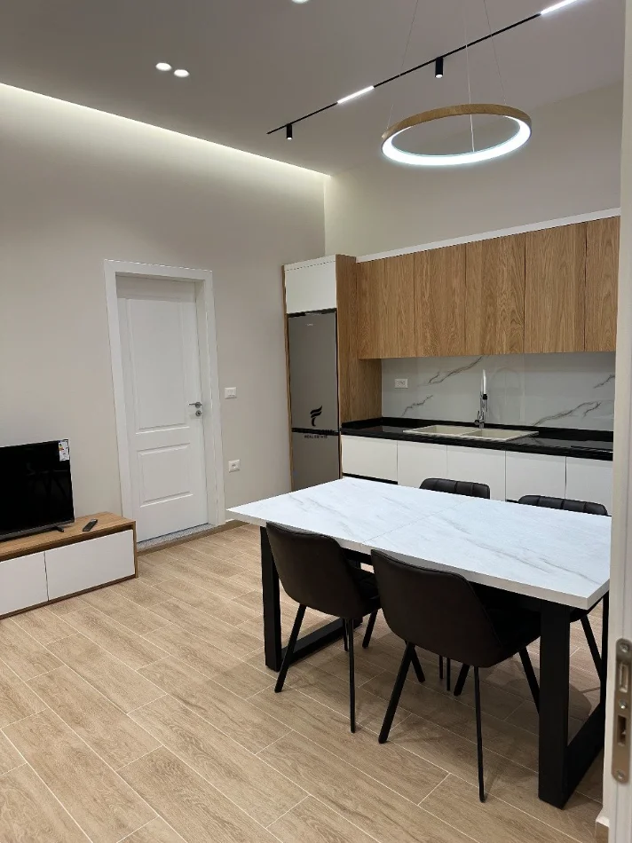Tirane, affitto mensile appartamento 2+1 Piano 1, 80 m² 600 € (DON BOSKO)