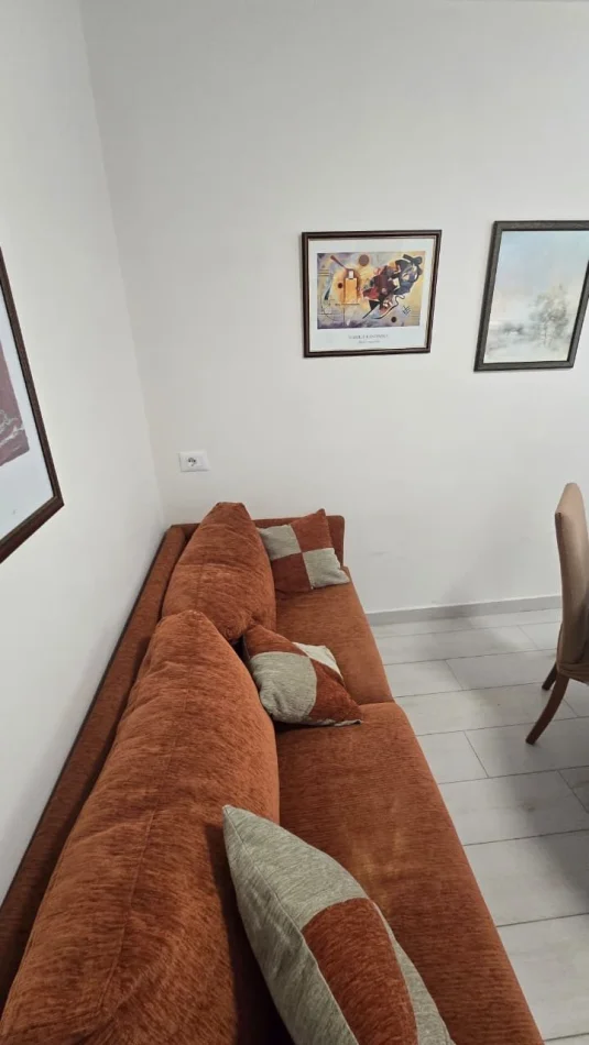 Tirane, affitto appartamento 2+1 Piano 2, 65 m² 800 € (Via Durrës)
