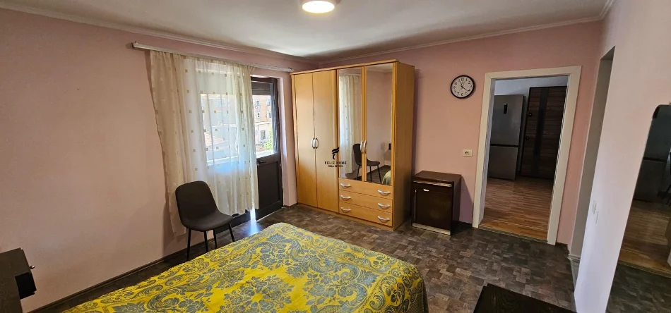 Tirano, affitto appartamento 1+1 al quarto piano, 60 m², 500 € (VIA ELBASANIT)