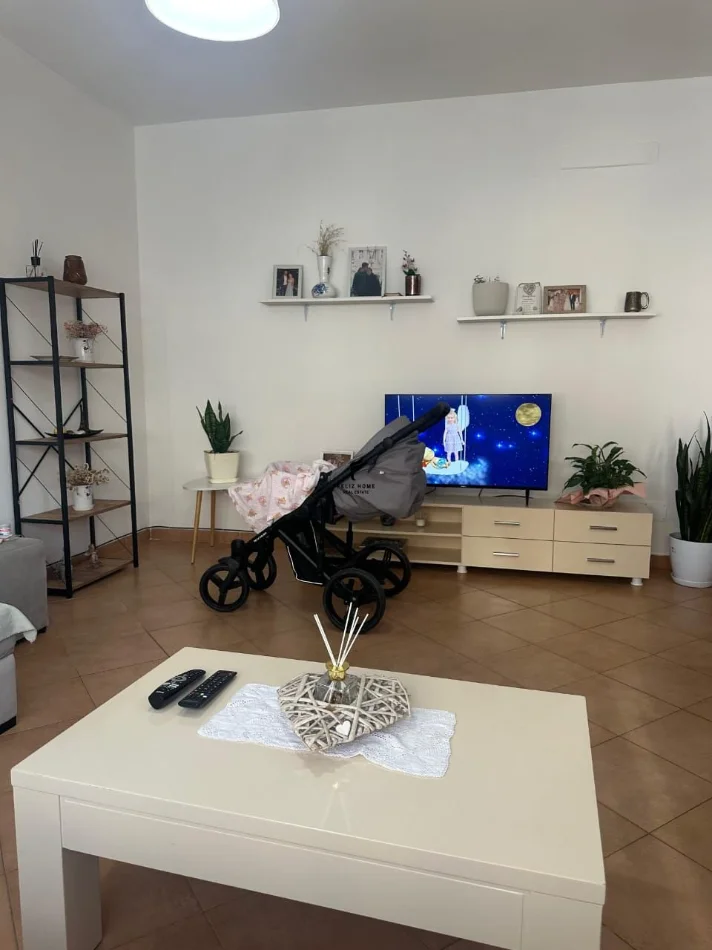 Tirane, affitto appartamento 2+1 Piano 2, 100 m² 650 € (LIQUIDO ARTIFICIALE)