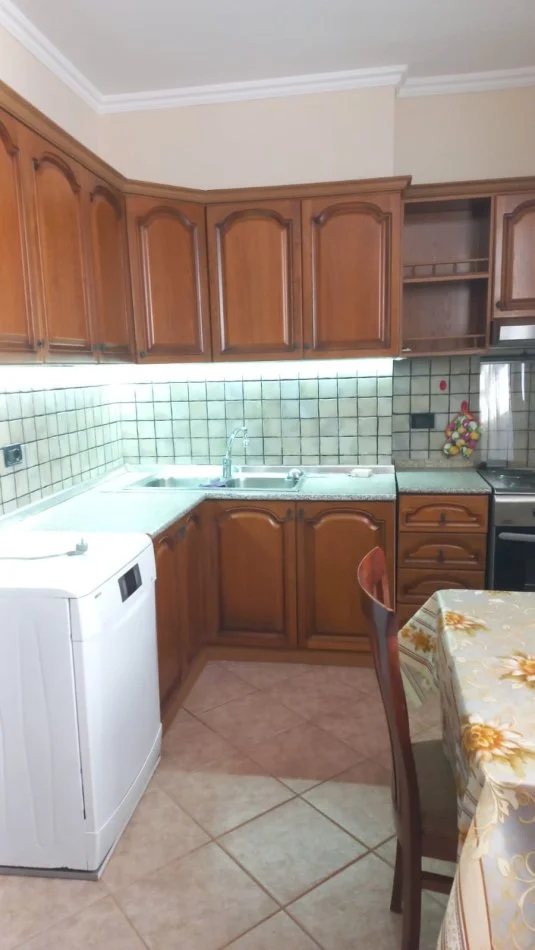Tirana, Apartment for Rent 1+1 with Balcony, First Floor, 65 m², €600 (Negotiable)