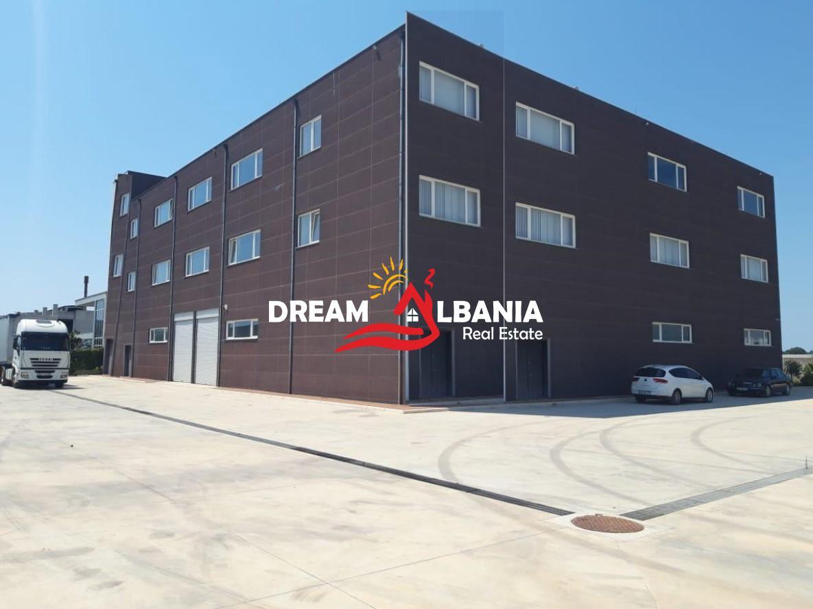 Magazine me Qera ne Autostraden Tirane Durres (ID 4281125)