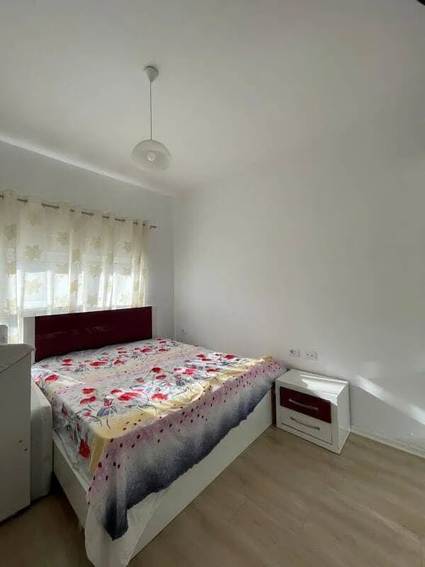 Tirane, affitto di appartamento 2+1 al quinto piano, 90 m², 500 € (ALI DEMI)