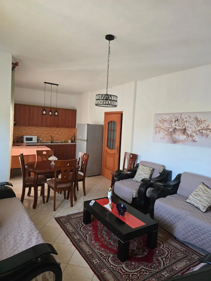 Tirane, affitto appartamento 2+1 Piano 3, 120 m² 650 € (Rruga Siri Kodra)
