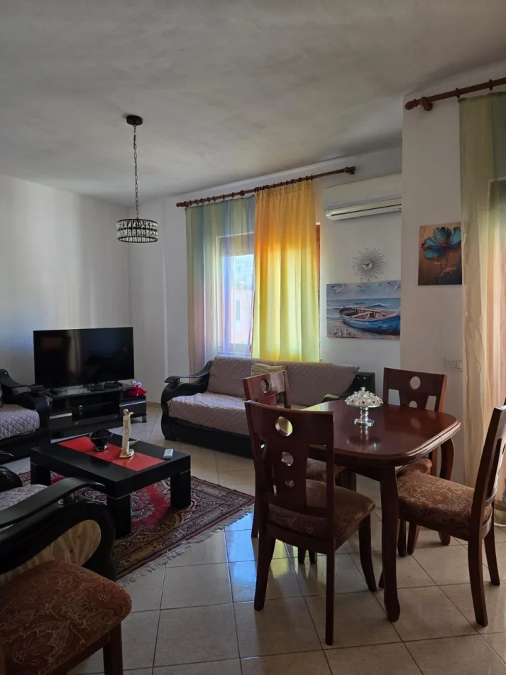 Tirane, affitto appartamento 2+1 Piano 3, 120 m² 650 € (Rruga Siri Kodra)