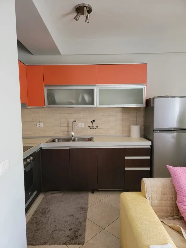 Tirane, affitto appartamento 1+1 al terzo piano, 70 m², 450 € (ALI DEMI)