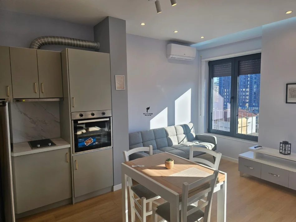 Tirane, affitto mensile appartamento 1+1 Piano 7, 60 m² 600 € (STAZIONE TRENI)