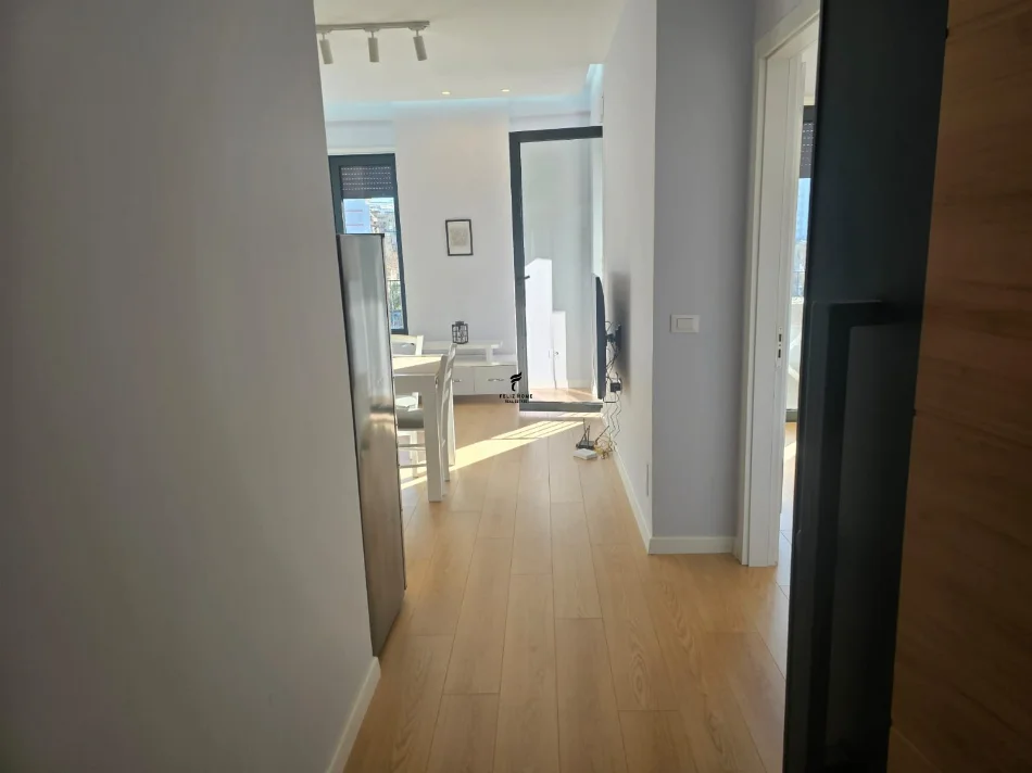 Tirane, affitto mensile appartamento 1+1 Piano 7, 60 m² 600 € (STAZIONE TRENI)