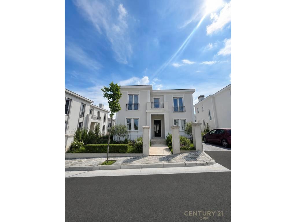 EXCLUSIVE VILLA FOR SALE WITH POOL, ROLLING HILLS 2