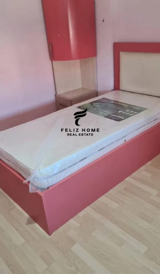 Tirane, affitto appartamento 2+1 al quinto piano, 106 m², 700 € (BLLOKU)