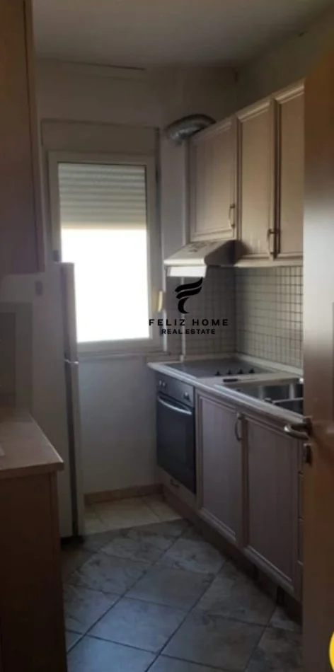 Tirane, affitto appartamento 2+1 al quinto piano, 106 m², 700 € (BLLOKU)
