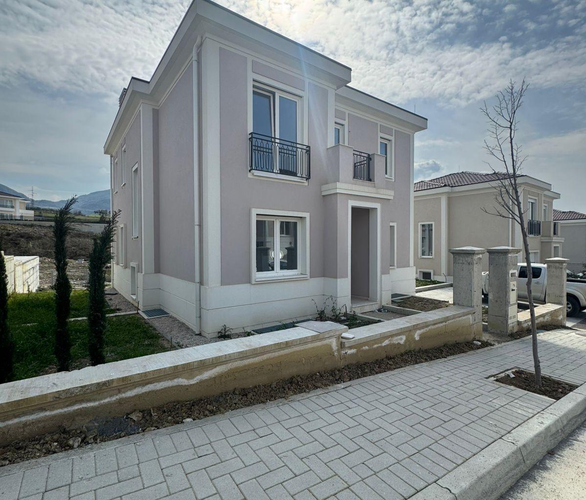 Villa for Sale at Collina Verde